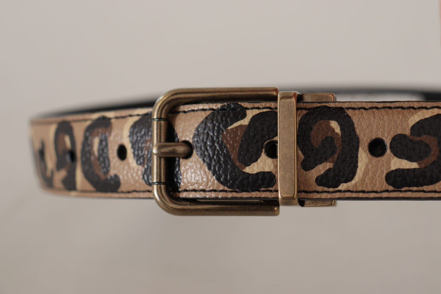 Dolce & Gabbana Chic Engraved Logo Leather Belt 75CM / 30 INCHES