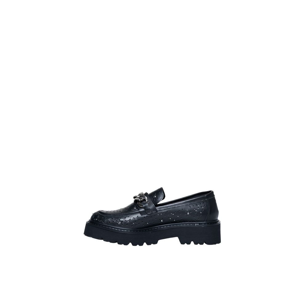 Cult Black Leather Flat Shoe EU40 | US10